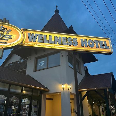 בלטונפנבש Fenyves Hotel מראה חיצוני תמונה
