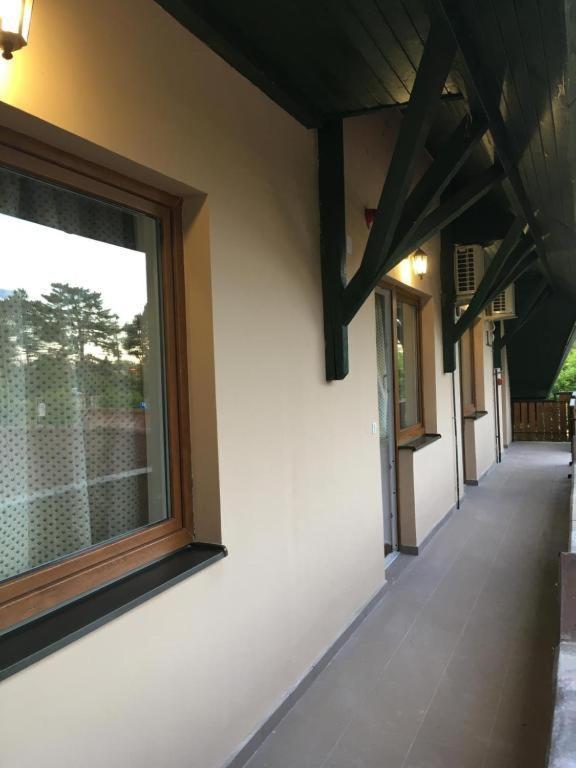 בלטונפנבש Fenyves Hotel מראה חיצוני תמונה