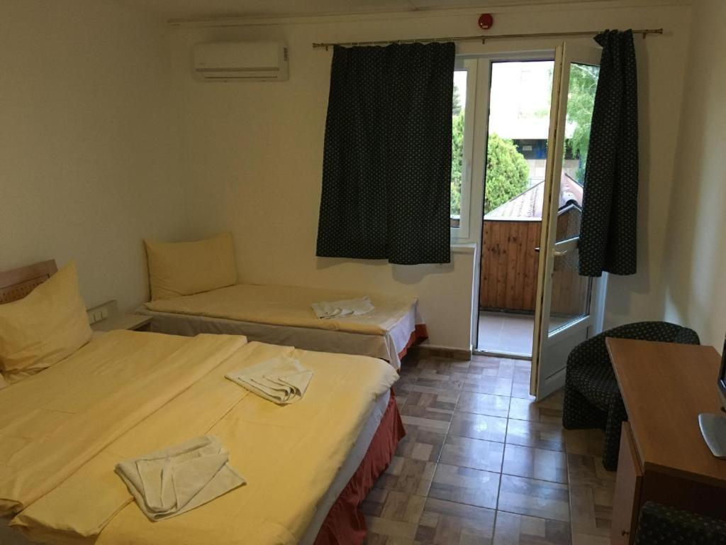 בלטונפנבש Fenyves Hotel מראה חיצוני תמונה