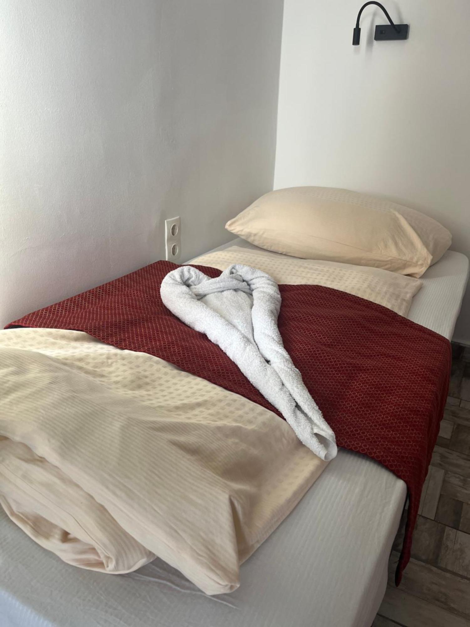בלטונפנבש Fenyves Hotel מראה חיצוני תמונה
