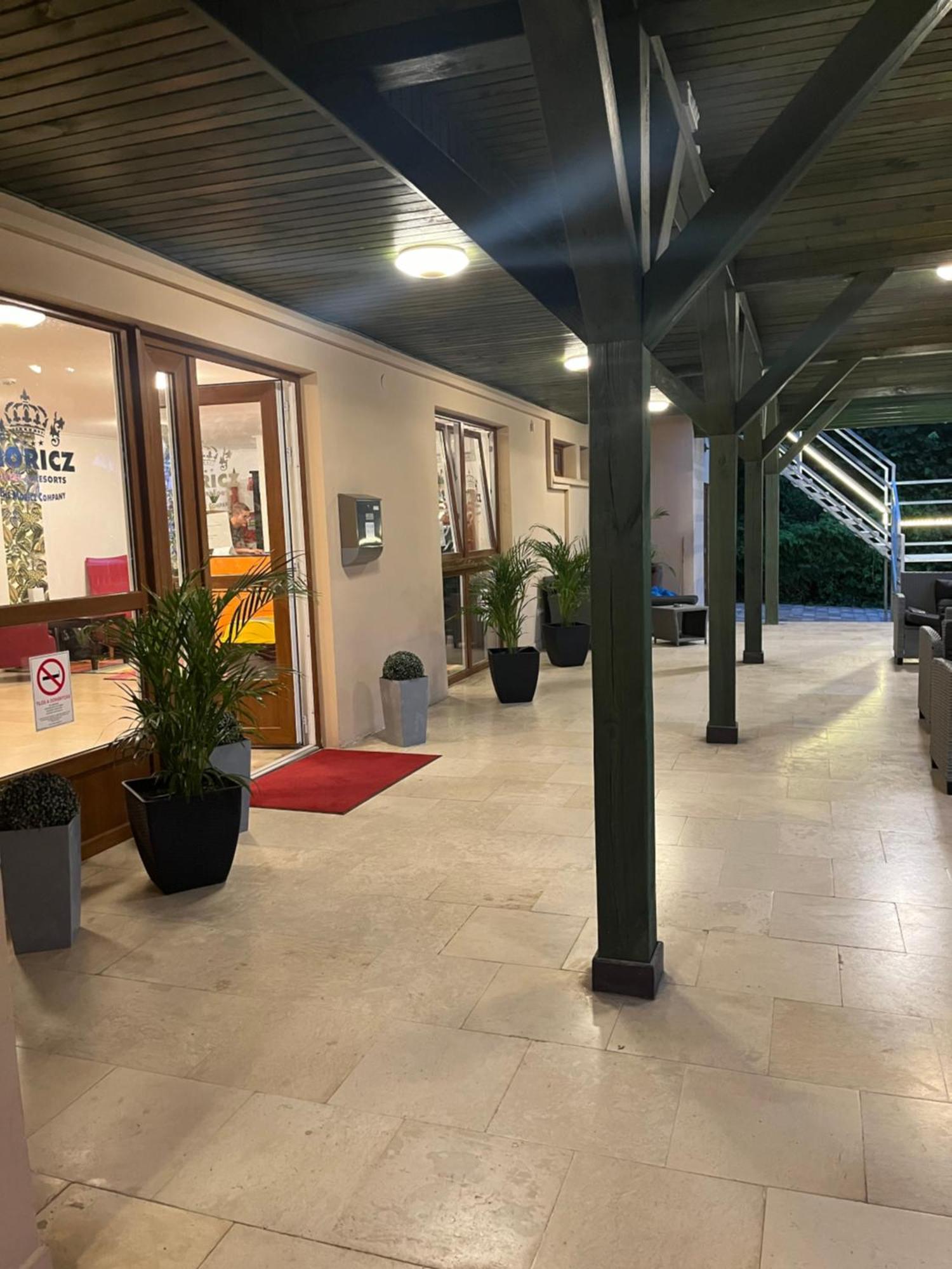 בלטונפנבש Fenyves Hotel מראה חיצוני תמונה